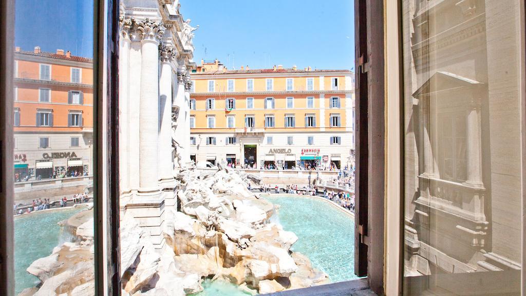 Apartment In Trevi Fouintain View
